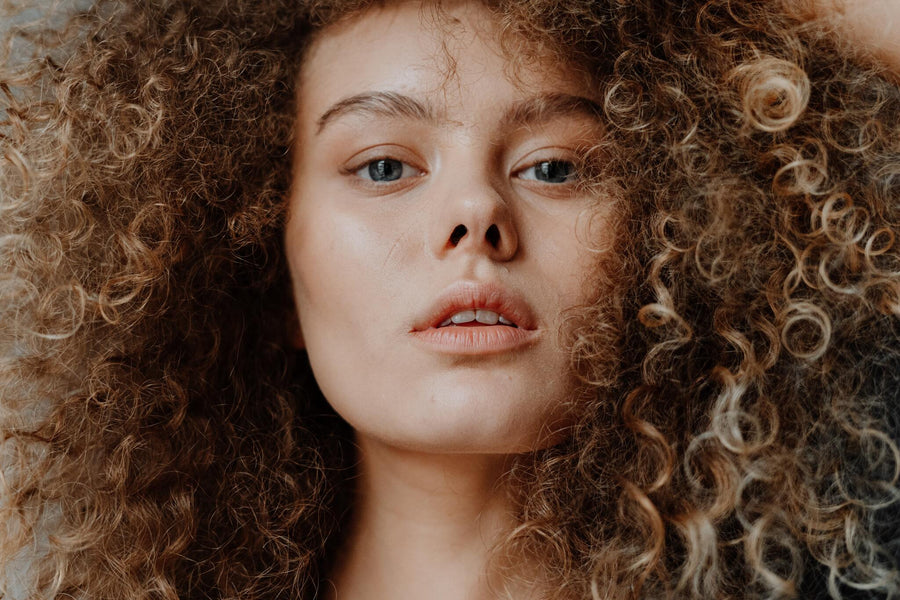 Curly and Coily Hair Types: 5 Common Mistakes causing excessive hair shedding